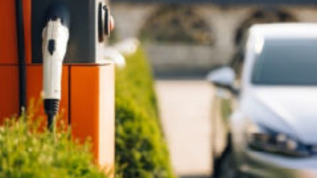 Qualified Electric Vehicle Tax Credit | H&R Block